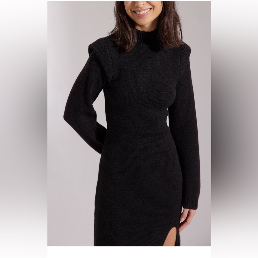 Mock neck sweater dress 🖤 - Picture 4 of 7